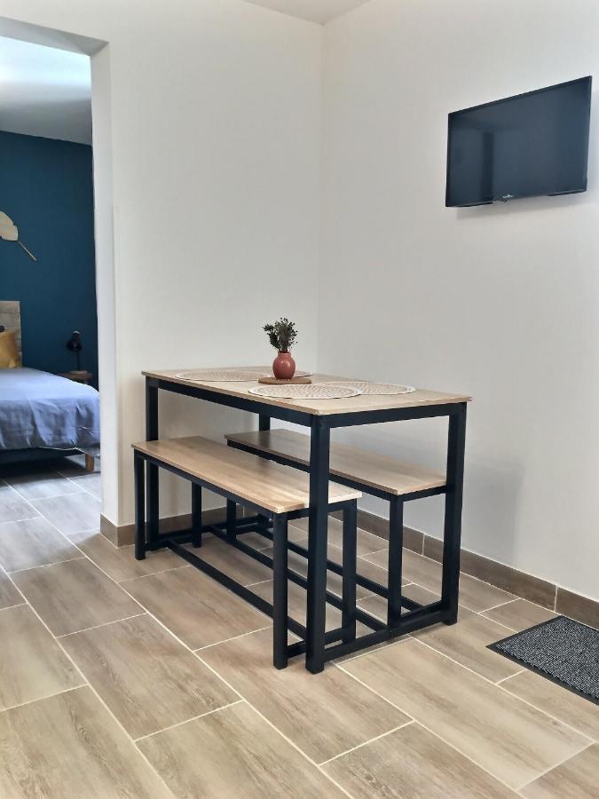 Bleu Lavande - Coquet Appartement Ambiance Village Istres Εξωτερικό φωτογραφία