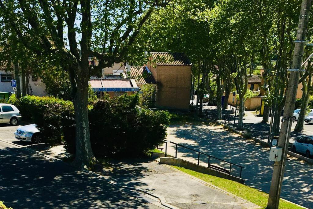 Bleu Lavande - Coquet Appartement Ambiance Village Istres Εξωτερικό φωτογραφία
